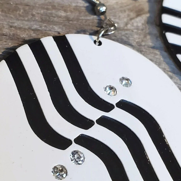 Vintage Y2K White Black Lucite Austrian Crystal Circle Swirl Earrings - Picture 3 of 10